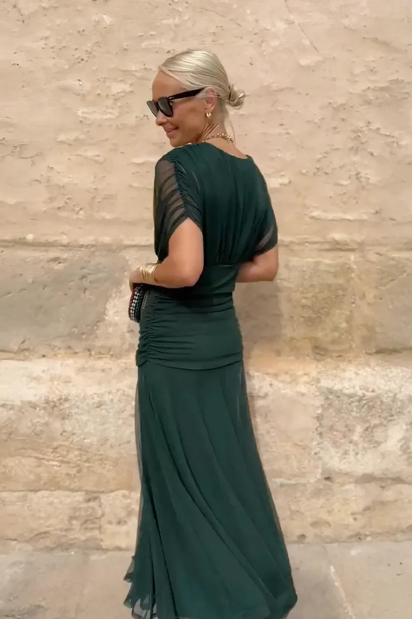 Elegantné dlhé spoločenské šaty s výstrihom do V