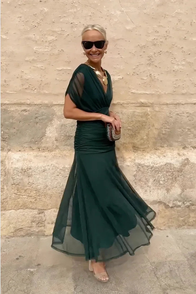 Elegantné dlhé spoločenské šaty s výstrihom do V