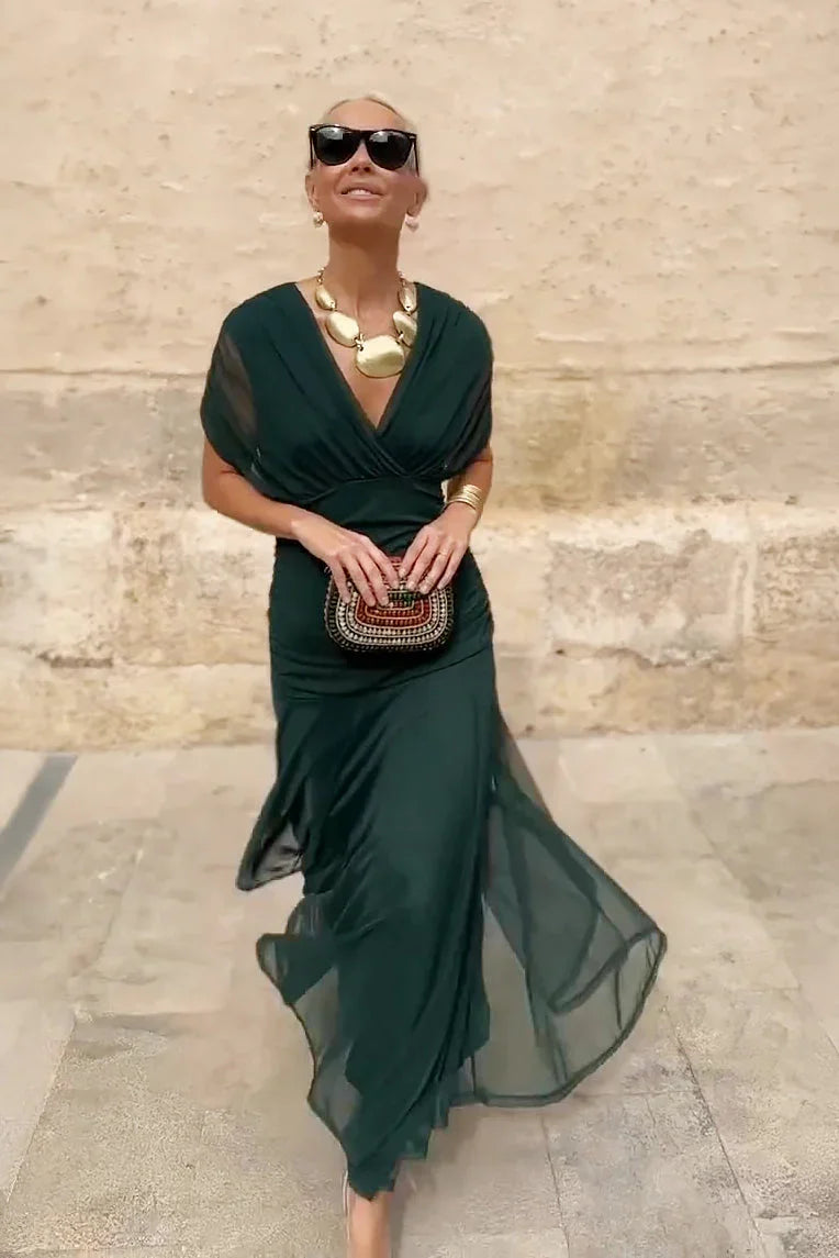 Elegantné dlhé spoločenské šaty s výstrihom do V