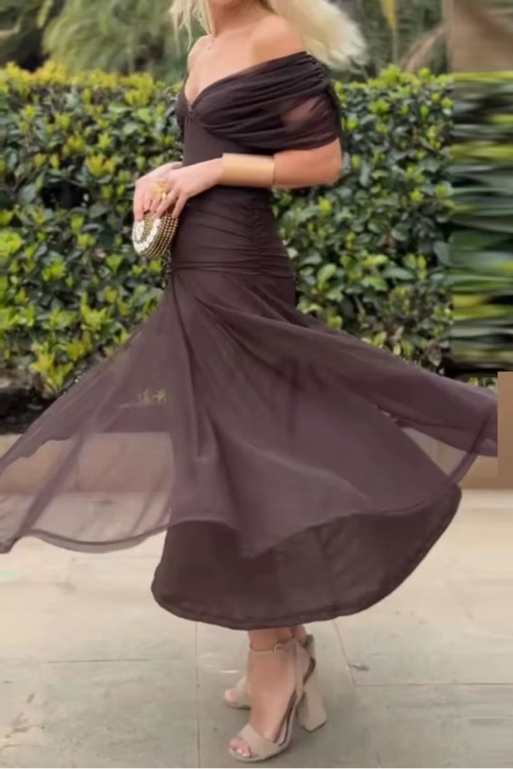 Elegantné dlhé spoločenské šaty s výstrihom do V