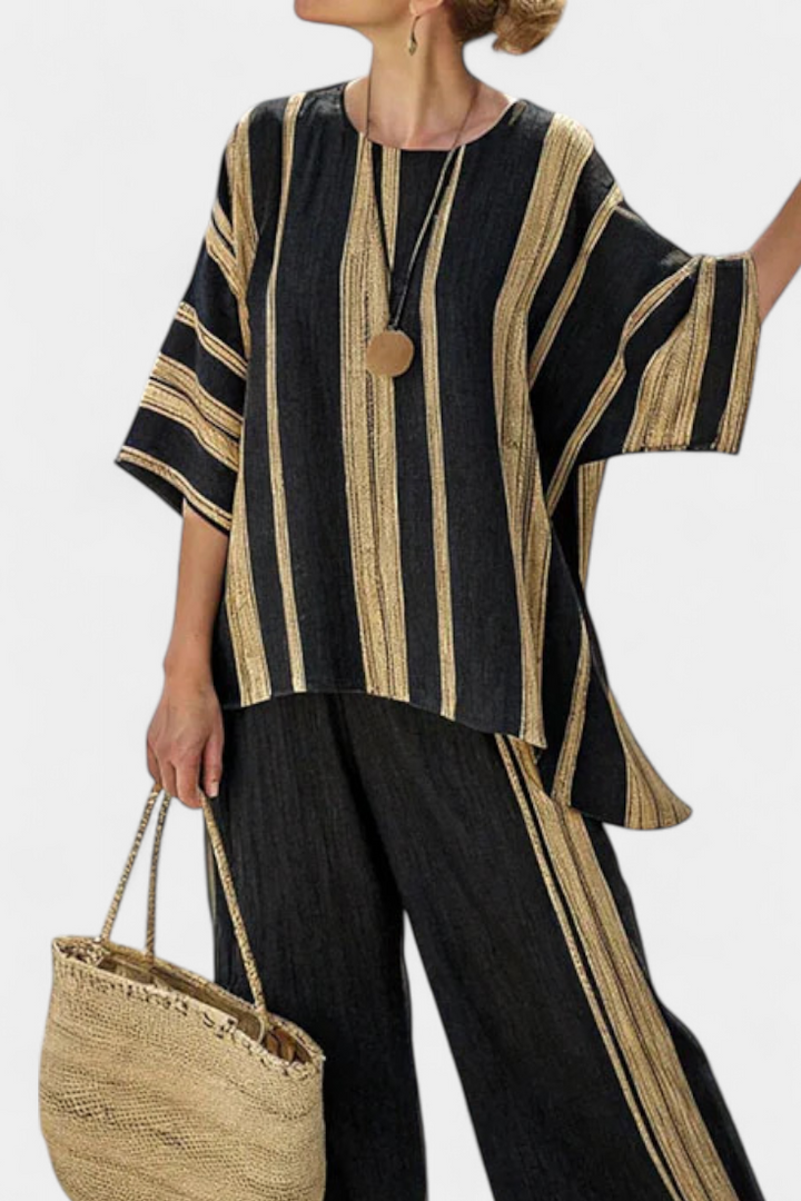 Tamara – pruhovaný top oversize a pohodlné voľné nohavice