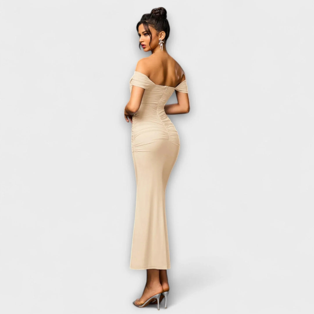 Ione   ｜ Šaty Bodycon s odhalenými ramenami a riasením