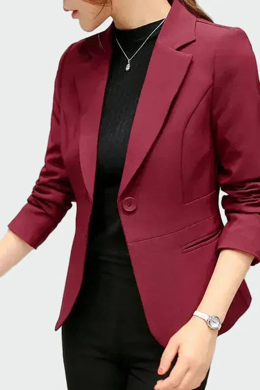 Elegantný čierny kabát