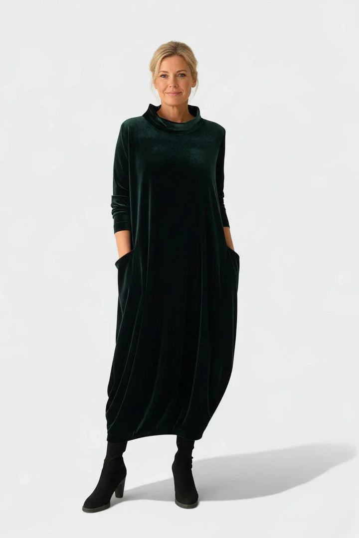 Saskia  | Elegantné sametové šaty s kapsami