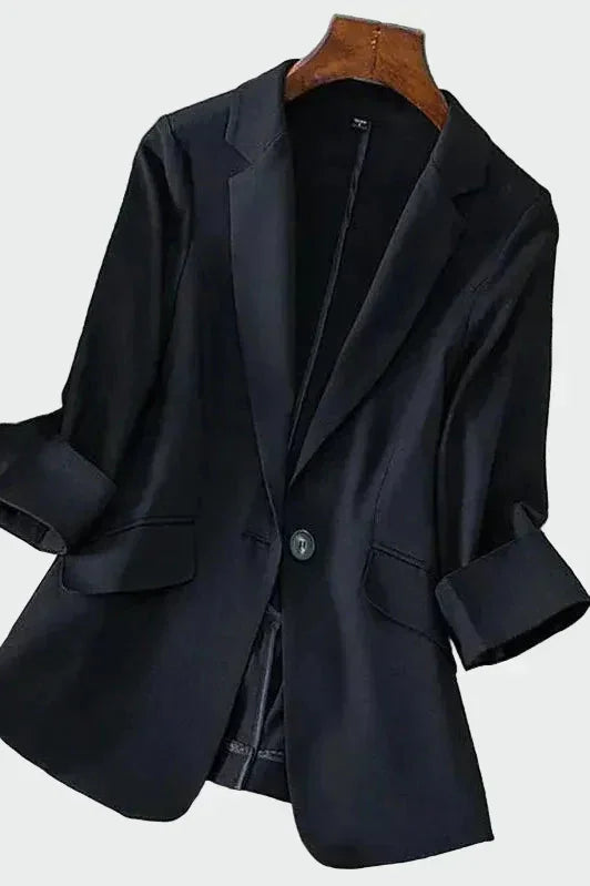 Elegantný pulóver s výstrihom