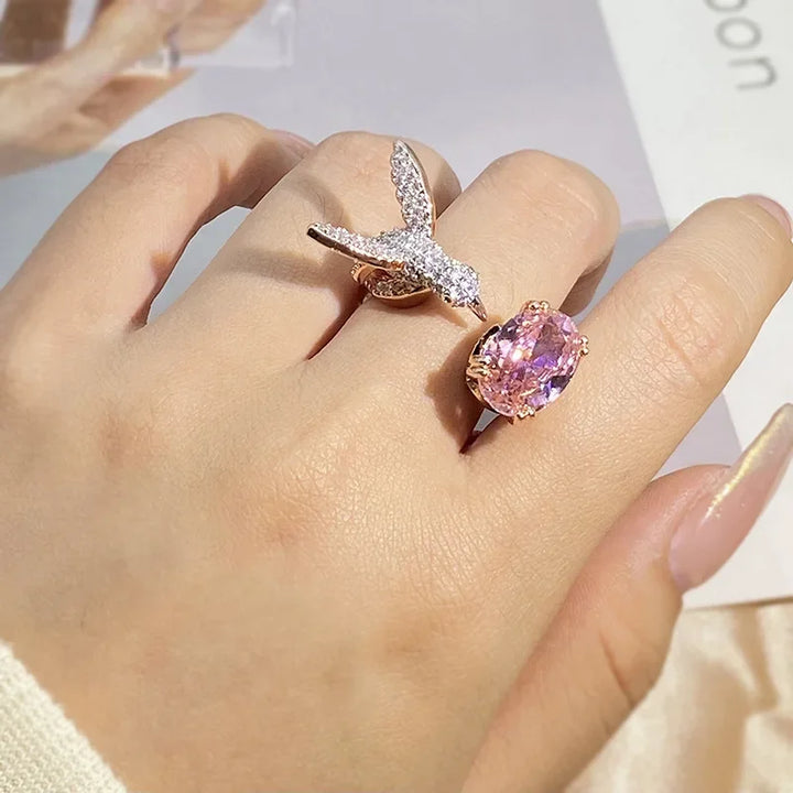 Nastaviteľný prsteň s drahokamom Colibri – zirkón, pozlátený 14-karátovým zlatom