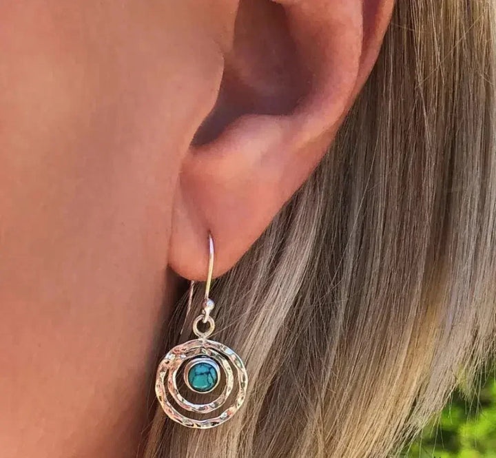 Boho náušnice so Saturnovým motívom zo striebra a zlata s tyrkysovým kameňom